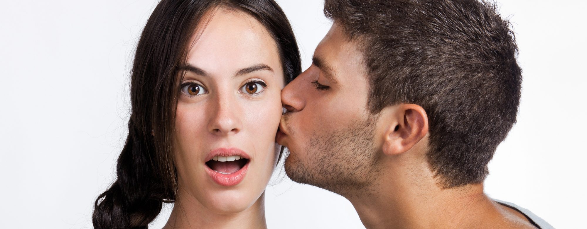 Как понять что мужчина хочет поцеловать, но не решается — и что с этим делать