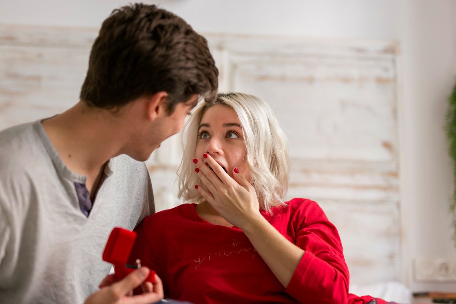 Супружеская пара заново открывает романтику и страсть