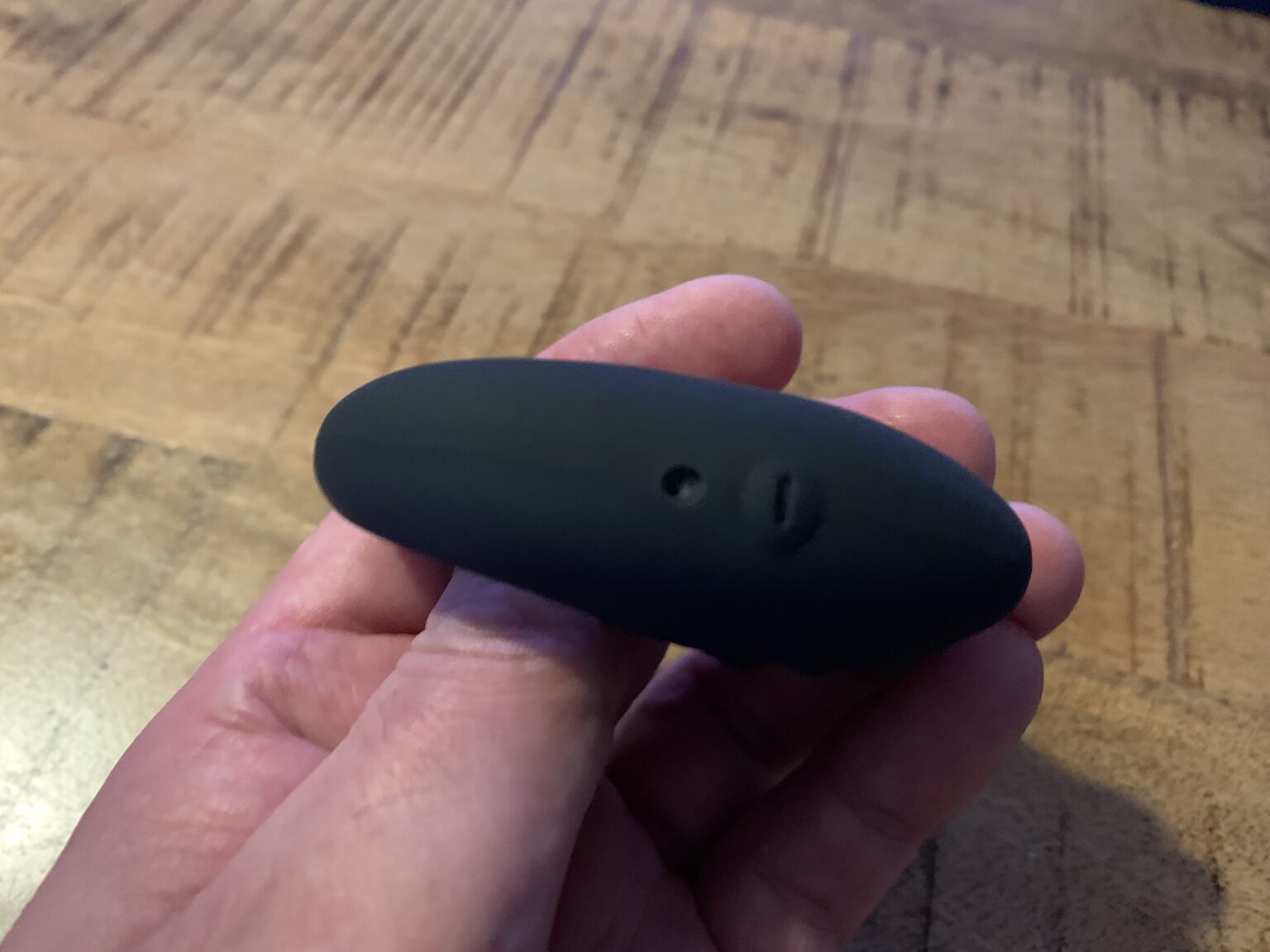 Эрекционное кольцо с вибрационным элементом для стимуляции клитора