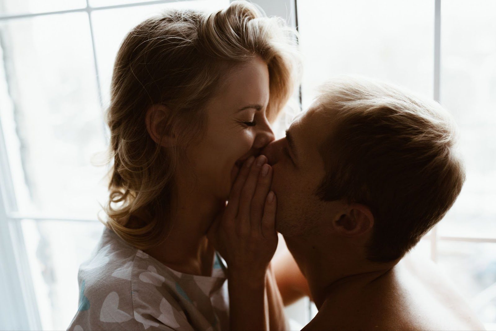 Правильное выполнение поцелуя с языком