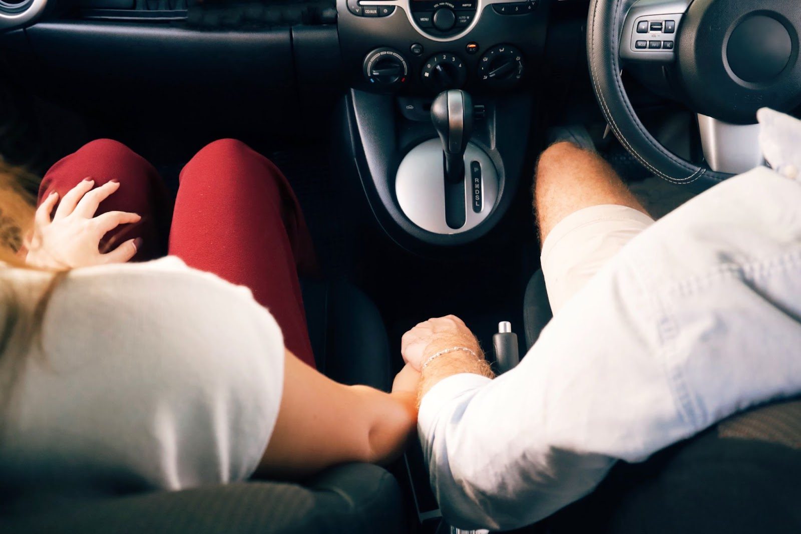 Уединенное место для парковки вдали от посторонних глаз