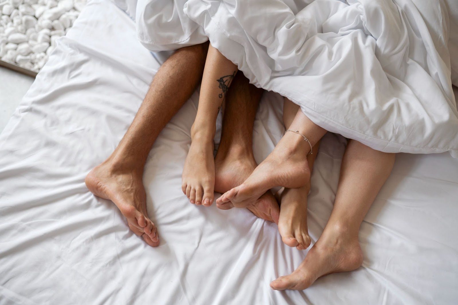 Список практических советов для комфортного секса втроём