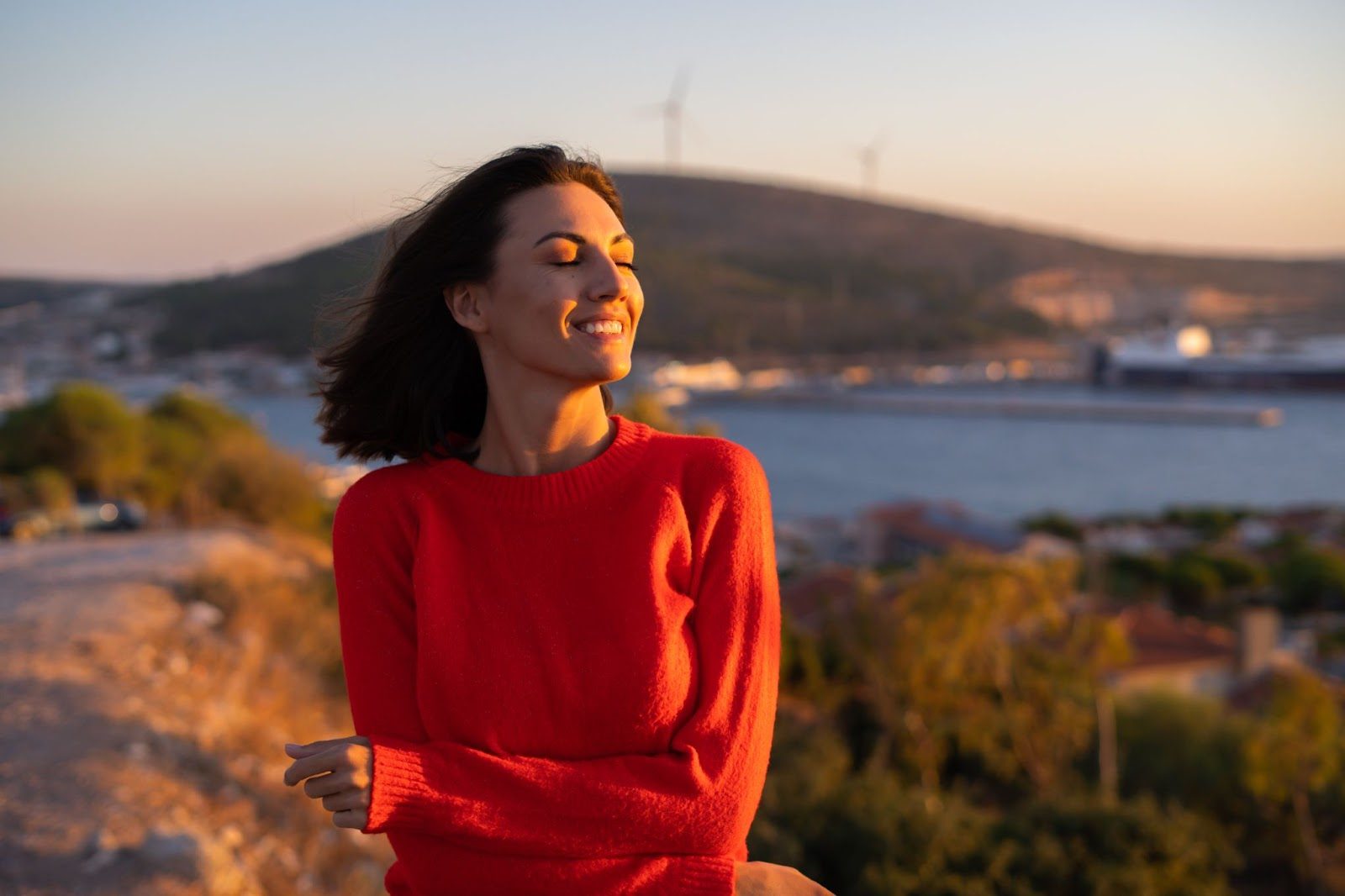 Человек наслаждается природой — возвращение вкуса к жизни