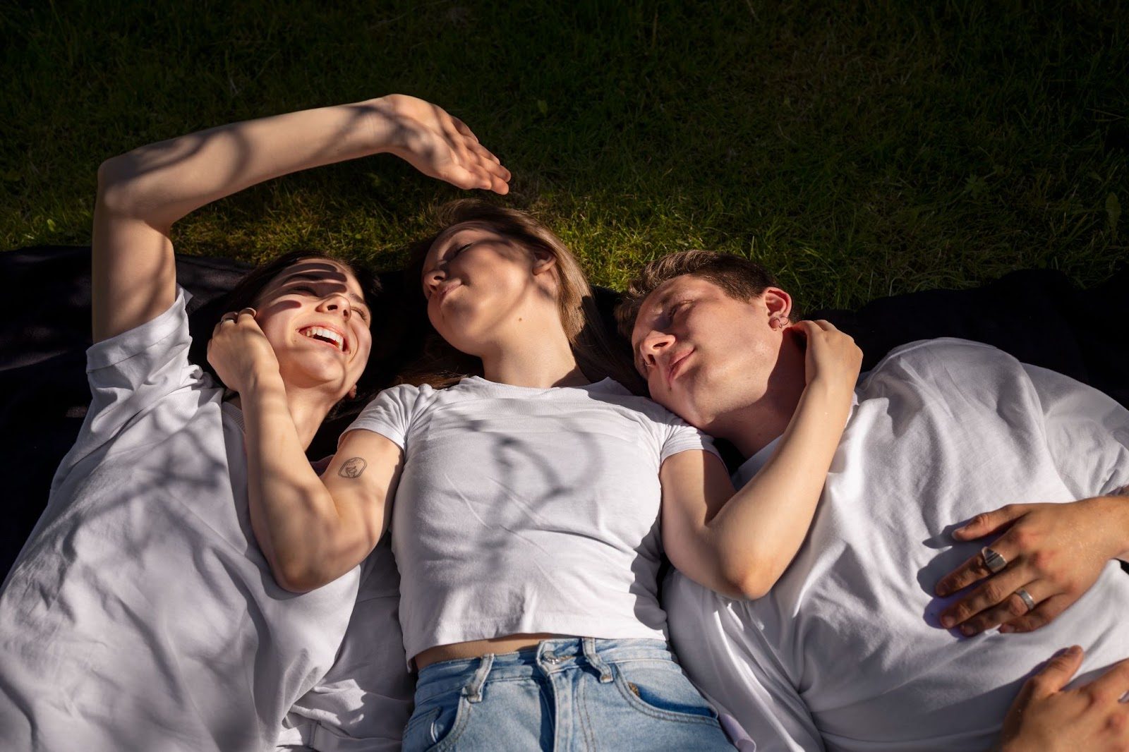 Символическая шкала «от дружбы до влюблённости»

