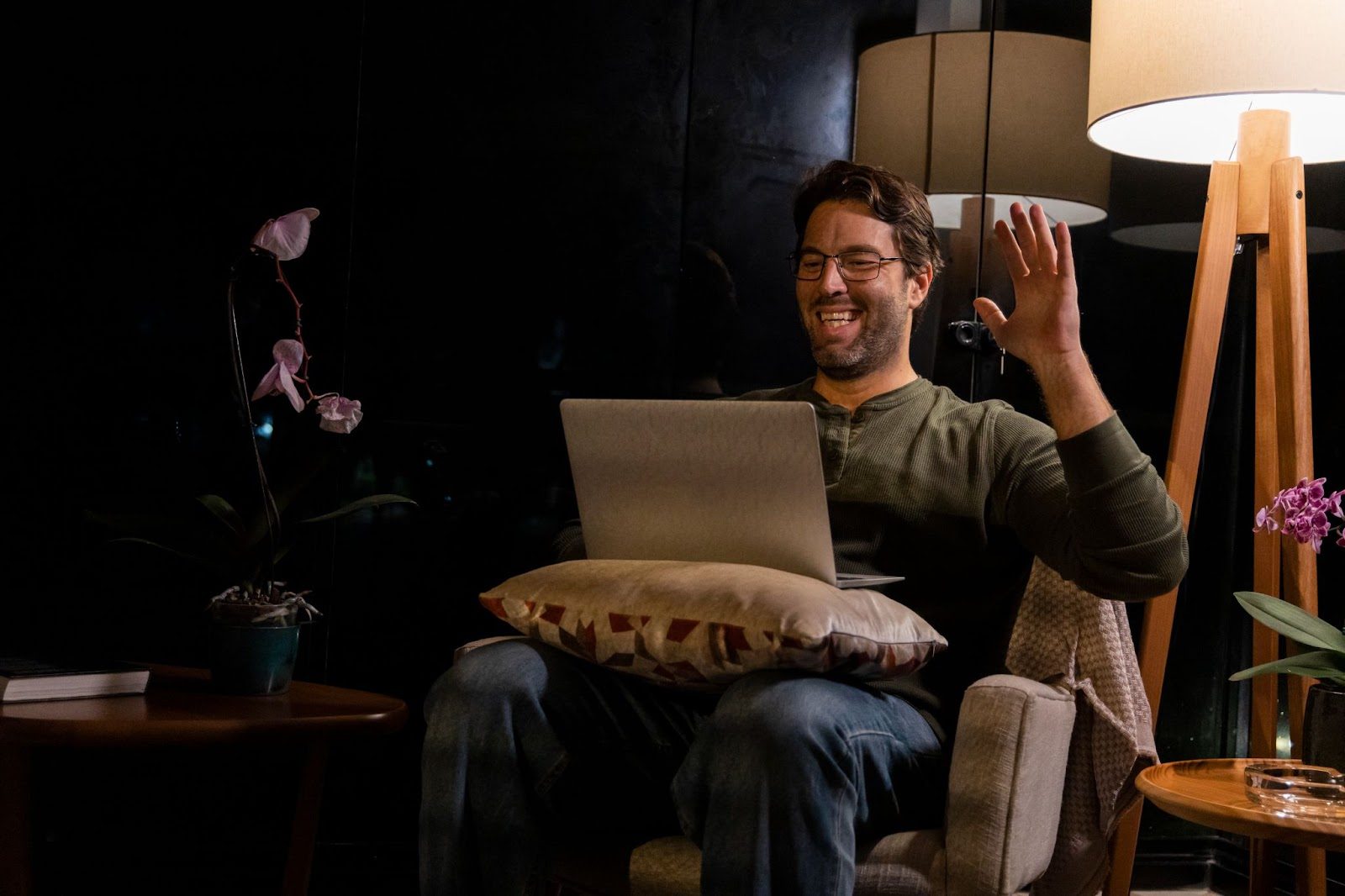 Ужин при свечах по видеосвязи как способ разнообразить общение