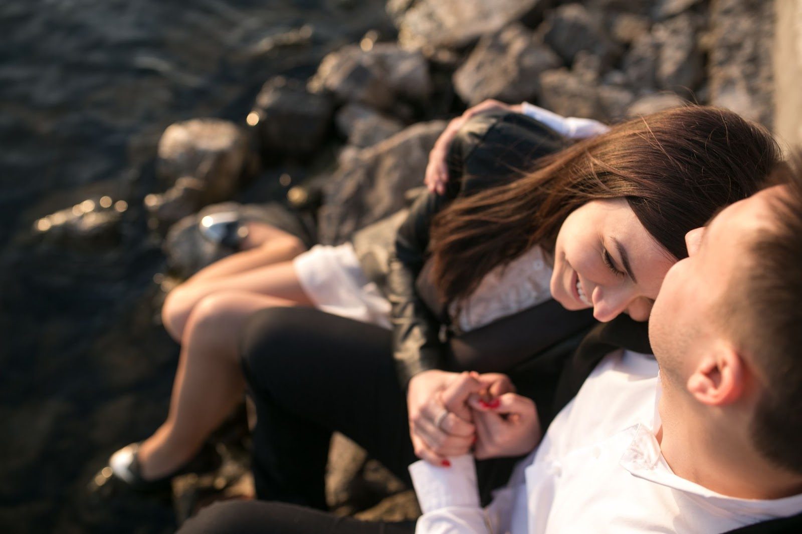 Как определить неверность партнера: психологические сигналы и поведенческие изменения