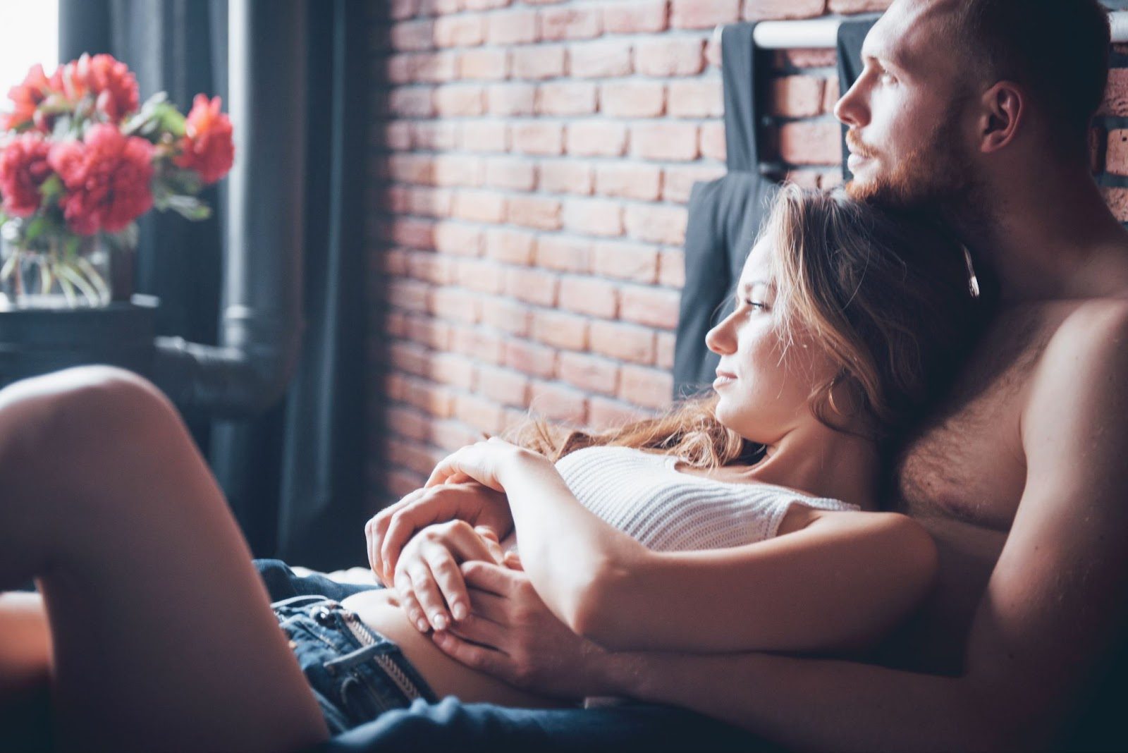 Пара в откровенном разговоре о своих границах и комфорте