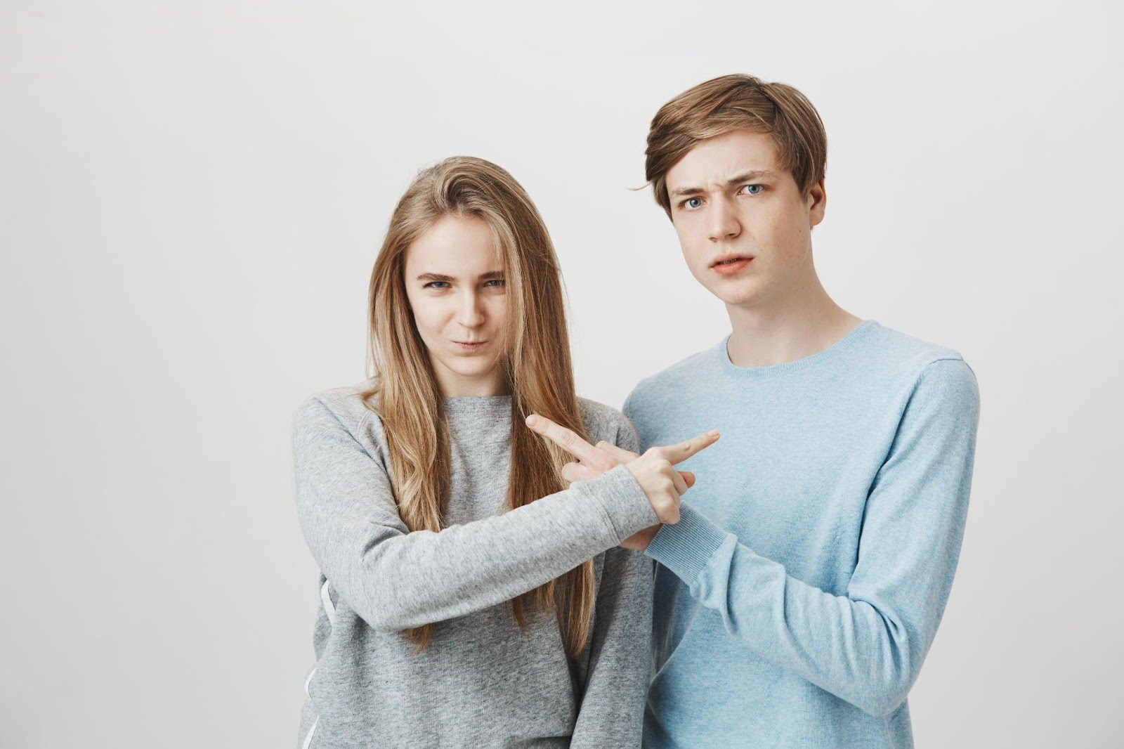 Коллаж «горячо-холодно» — контрасты поведения партнёра