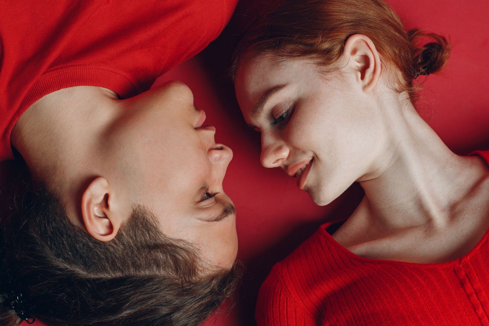 парень и девушка на свидании