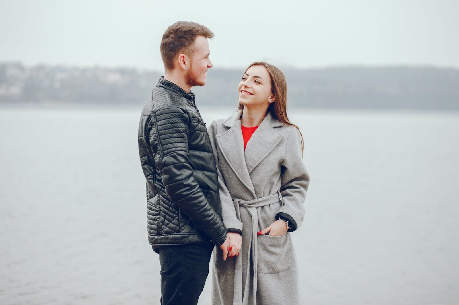 парень и девушка в здоровых отношениях