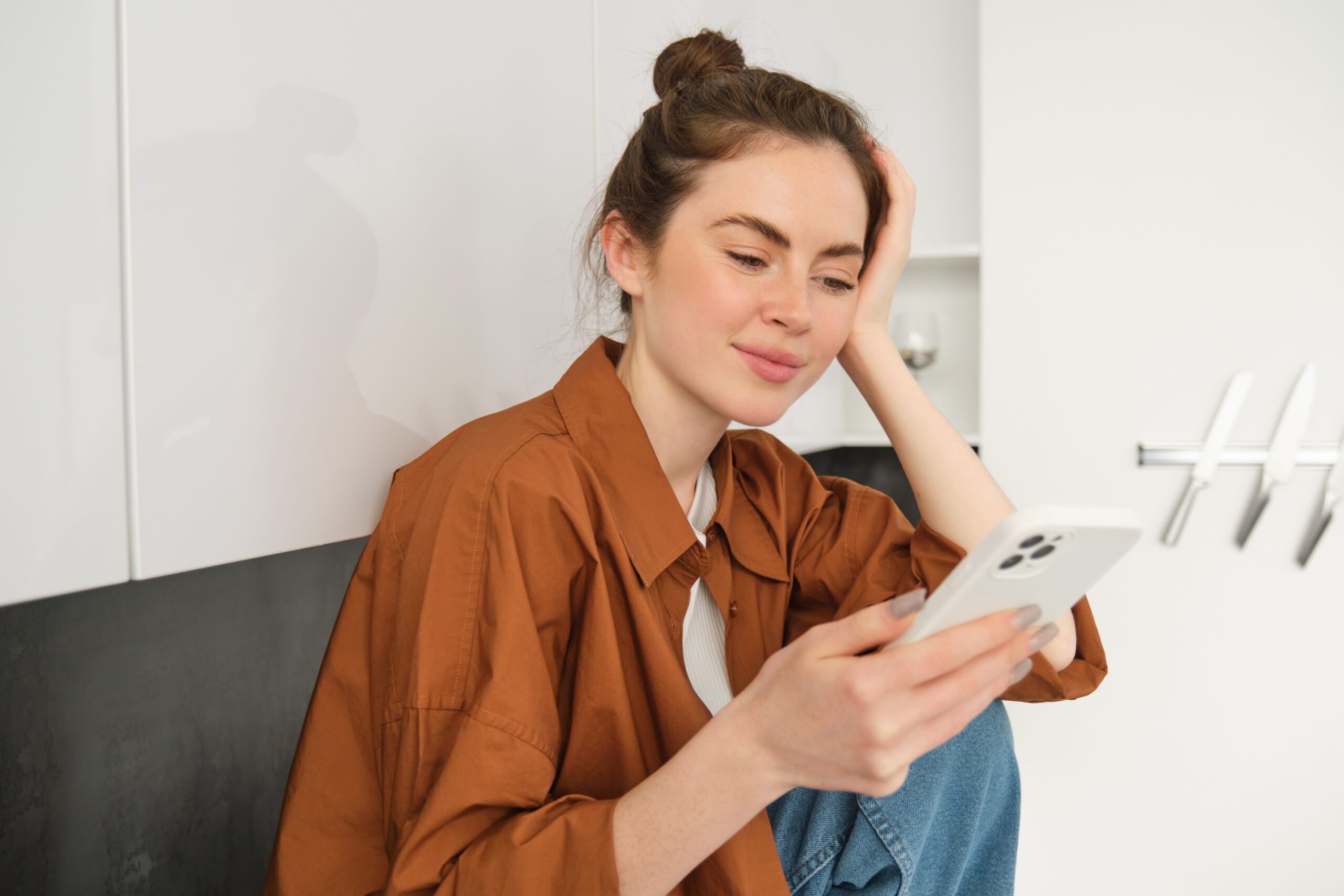 Муж на вахте просит секс по телефону по 2-3 раза в день — не знаю, как к этому относиться