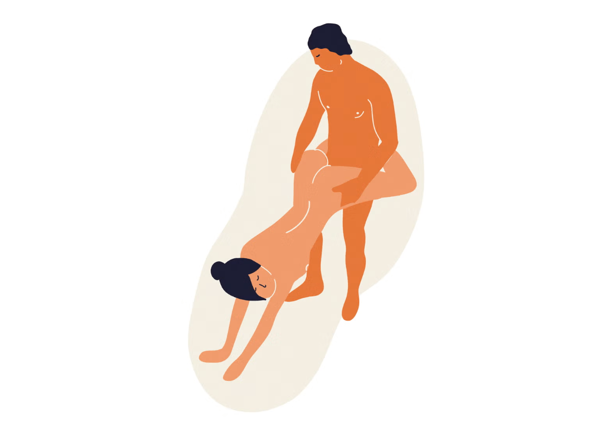 Пара экспериментирует с новыми интересными позами для разнообразия