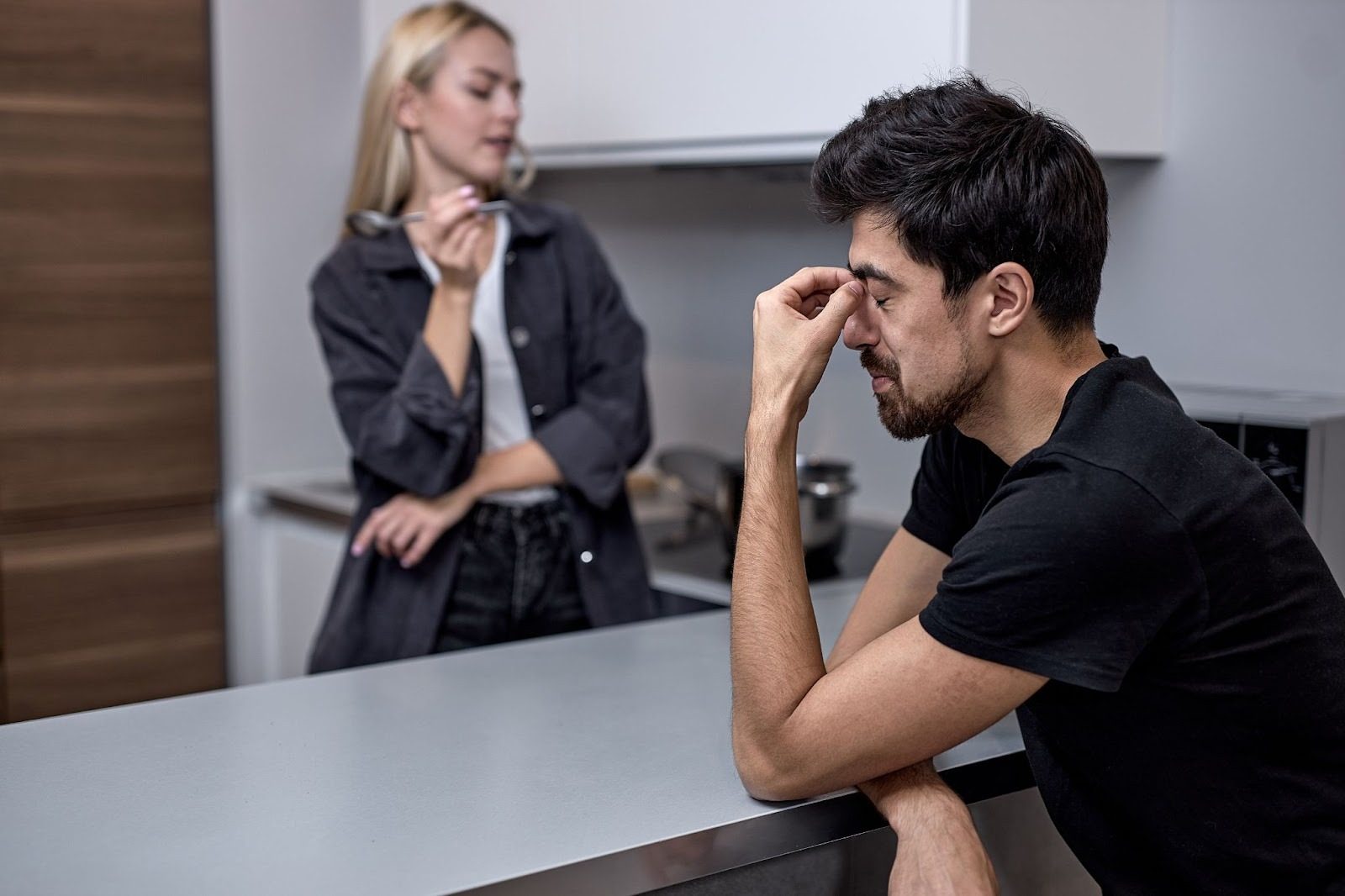 Пара обсуждает правила открытых отношений