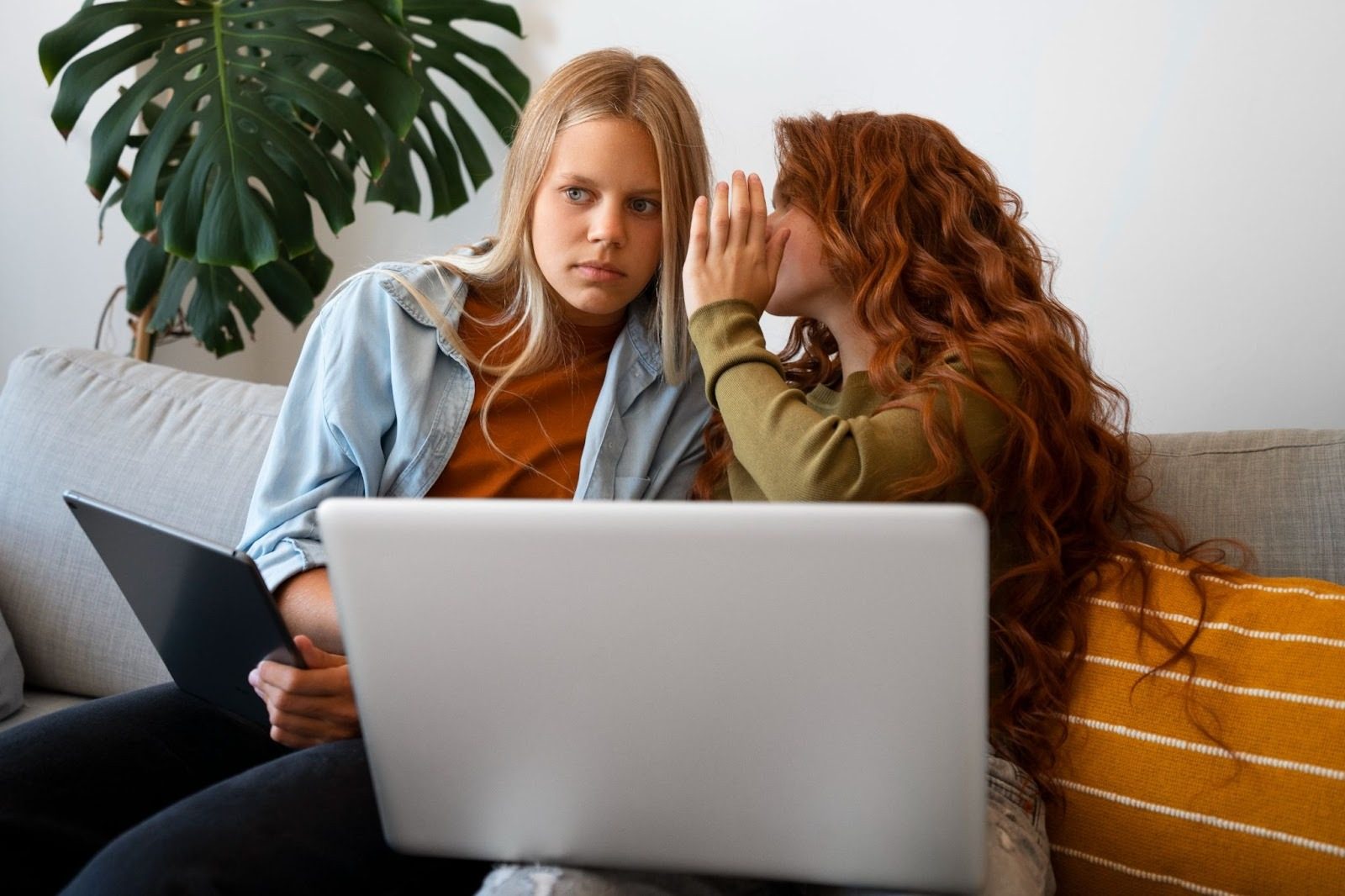 Кризис в дистанционных отношениях — пара не общается