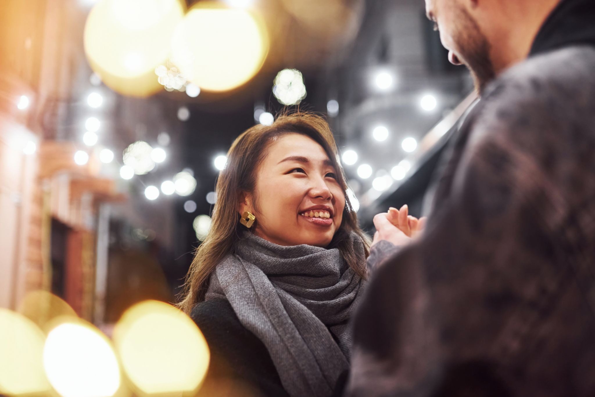 Романтическое свидание европейца с японской женщиной