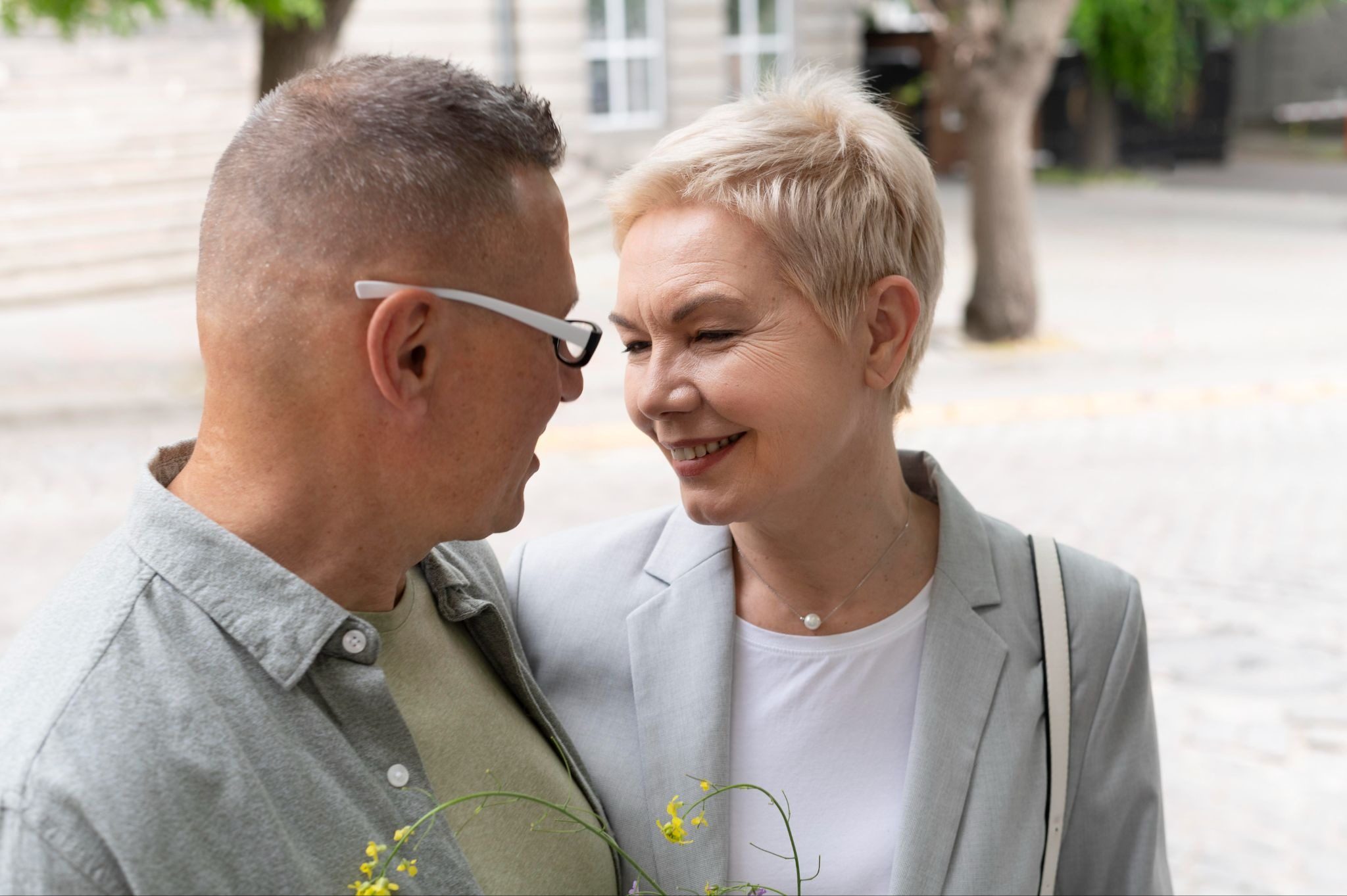мужчина и женщина на свидании